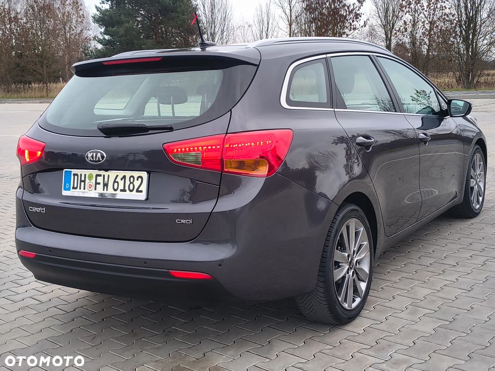 Kia Ceed 1.6 CRDi 128 Platinum Edition - 11