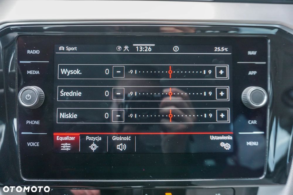 Volkswagen Passat 2.0 TDI Elegance DSG - 20