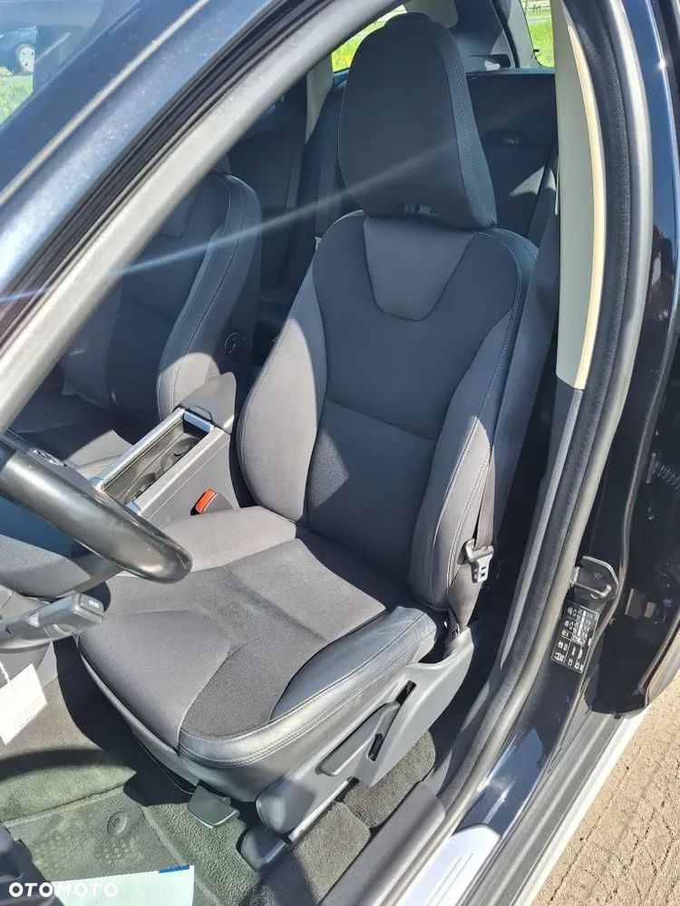 Volvo XC 60 2.4D AWD Momentum - 5