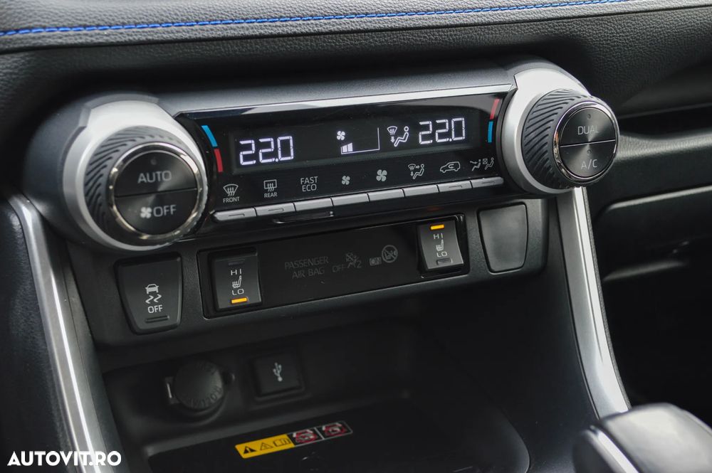 Toyota RAV4 2.5 4x4 Team Deutschland - 28