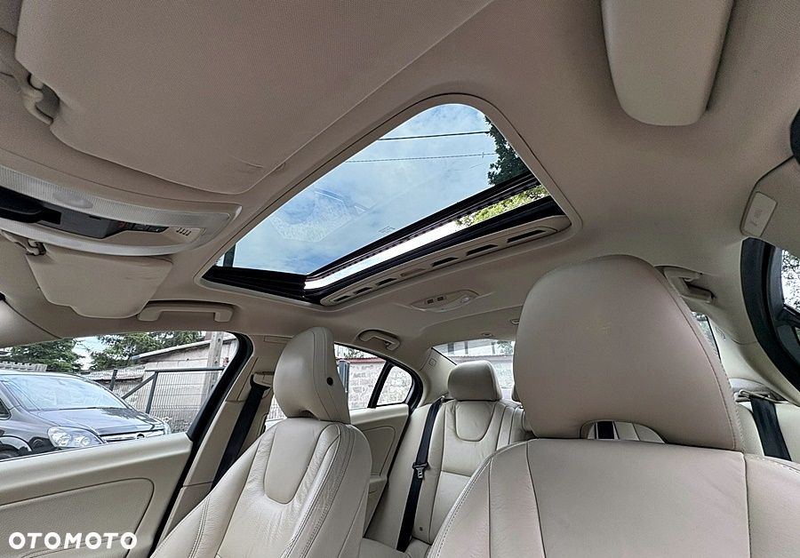 Volvo S60 D3 Summum - 16