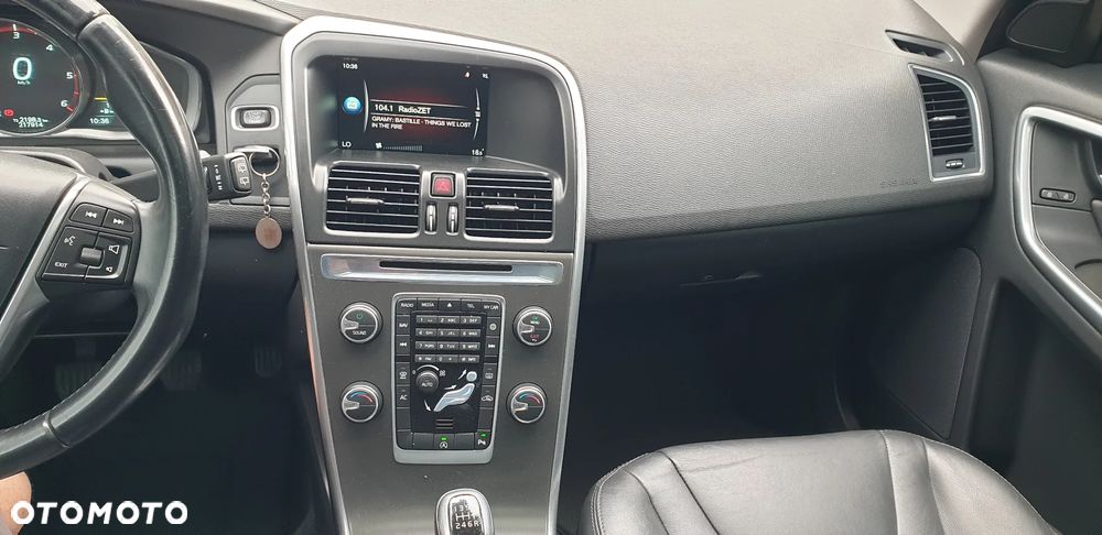 Volvo XC 60 D4 Drive-E R-Design Summum - 17
