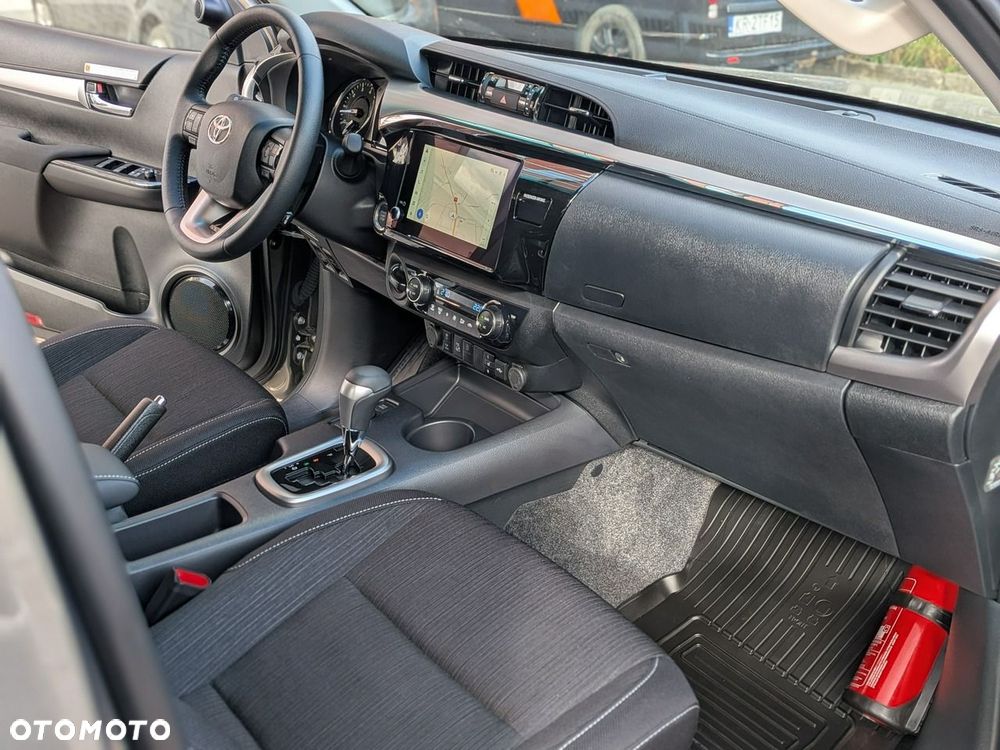 Toyota Hilux - 25