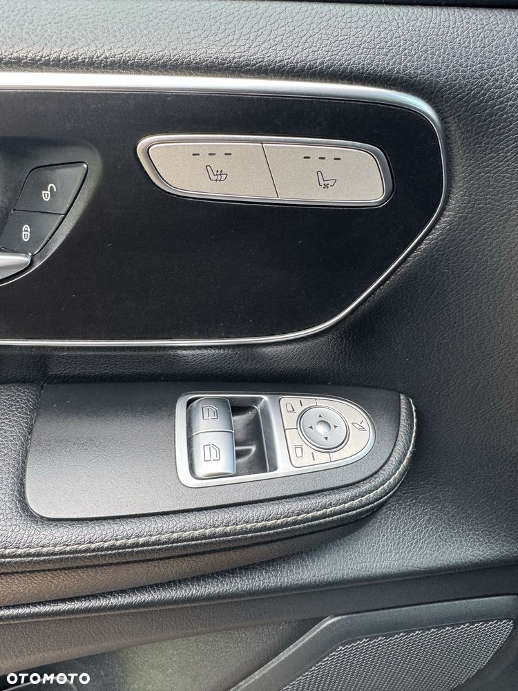 Mercedes-Benz Klasa V - 8