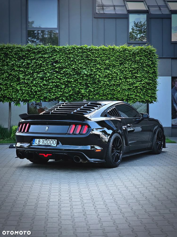 Ford Mustang 5.0 V8 GT - 6