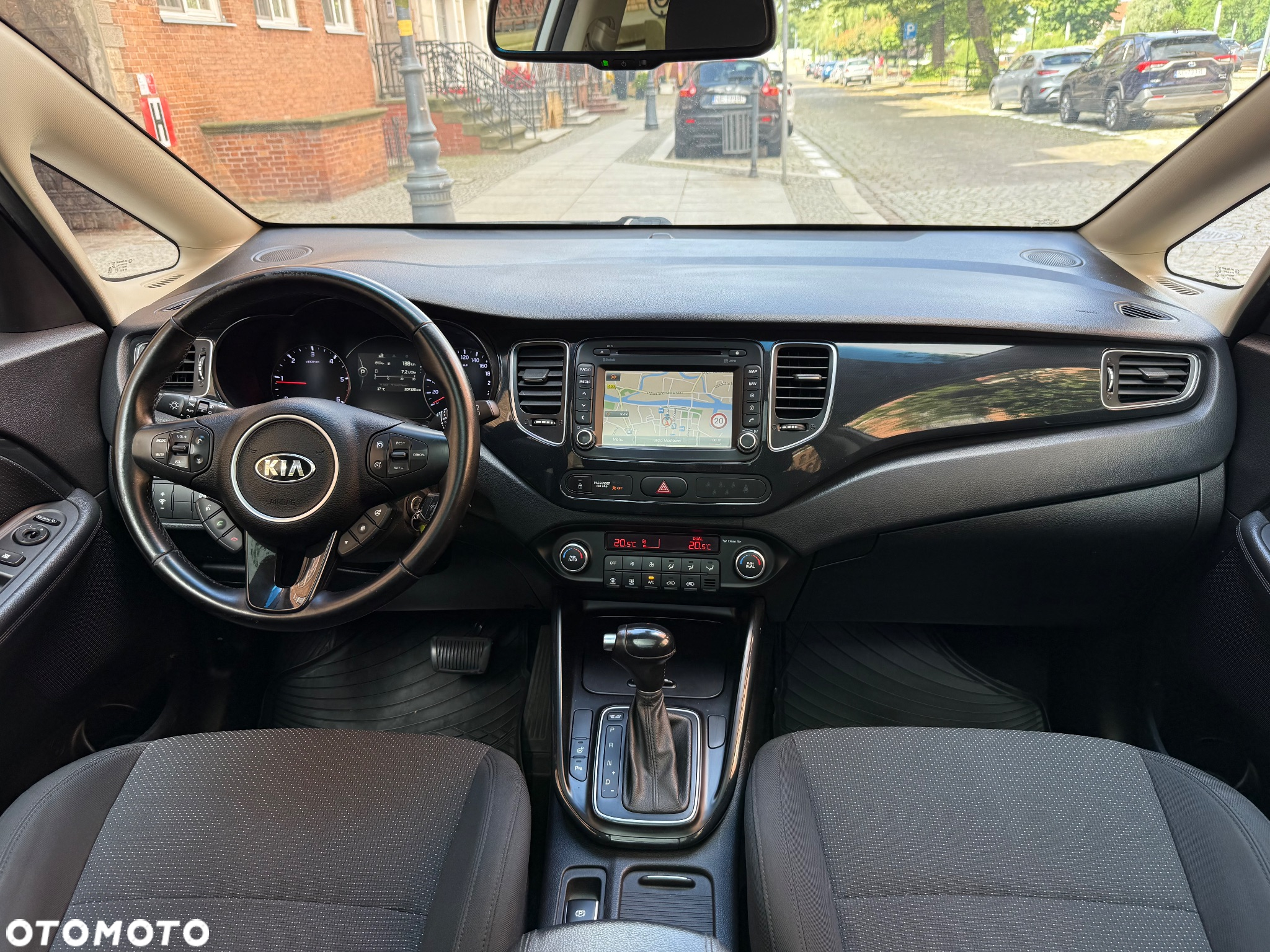 Kia Carens 1.7 CRDi L 7os - 14