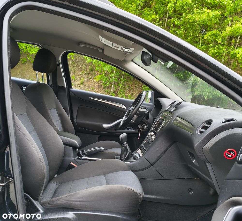 Ford Mondeo - 10