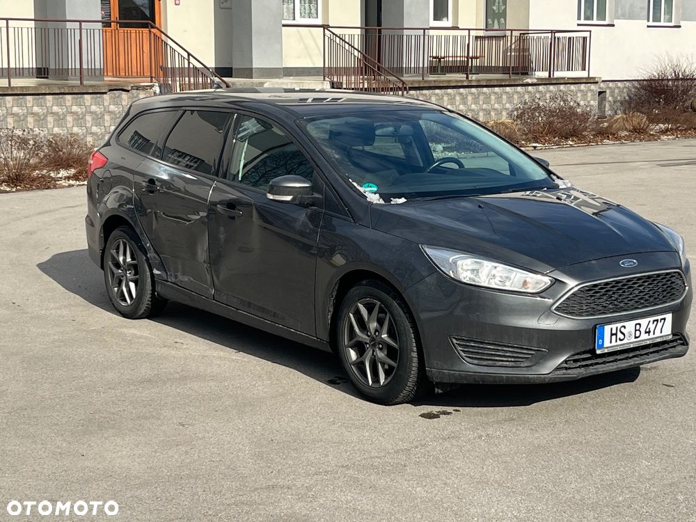 Ford Focus SW - 16