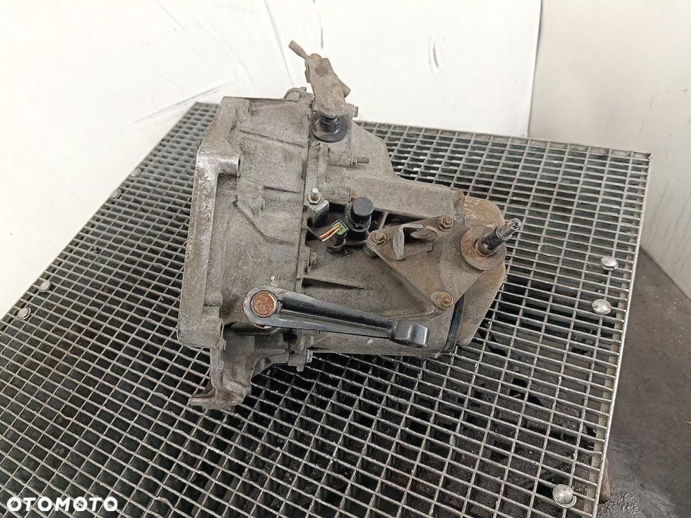 SKRZYNIA BIEGÓW MANUALNA 5 PEUGEOT 206 SW 20CP23 1.4  i 16V - 5
