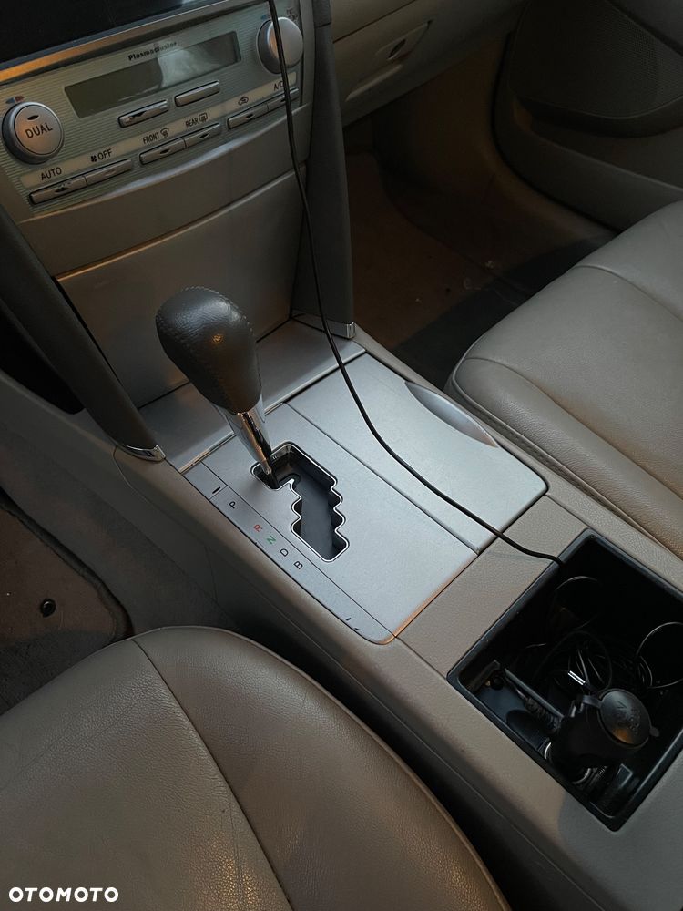 Toyota Camry - 8