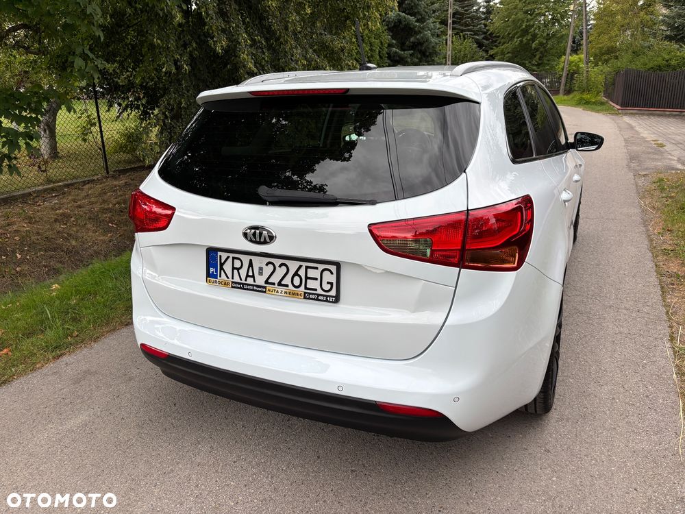 Kia Ceed 1.6 CRDi 128 ISG SW Dream-Team Edition - 3