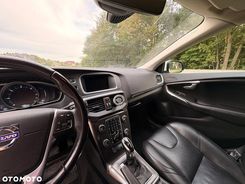 Volvo V40 D2 Momentum - 13