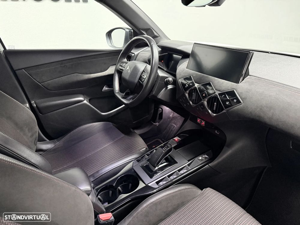 DS DS3 Crossback E-TENSE PERFORMANCE LINE + - 11