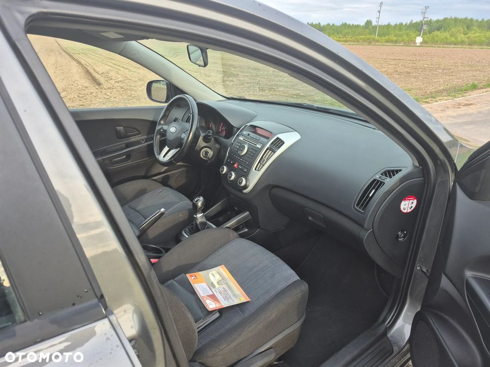 Kia Ceed - 19
