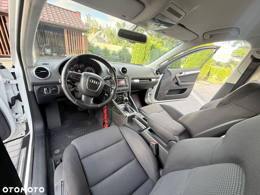 Audi A3 Sportback 1.6 TDI DPF S tronic S line Sportpaket - 22