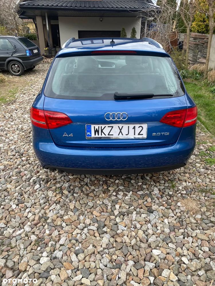 Audi A4 Avant - 4