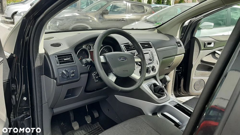 Ford Kuga - 8