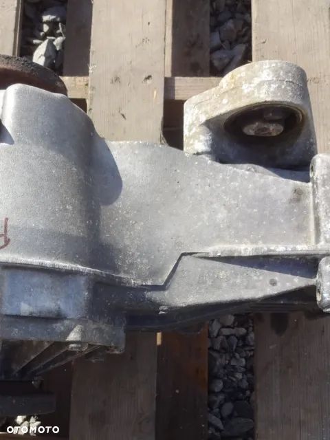 VOLKSWAGEN PASSAT B5 W8 4.0 V8 DYFER MOST TYŁ - 2