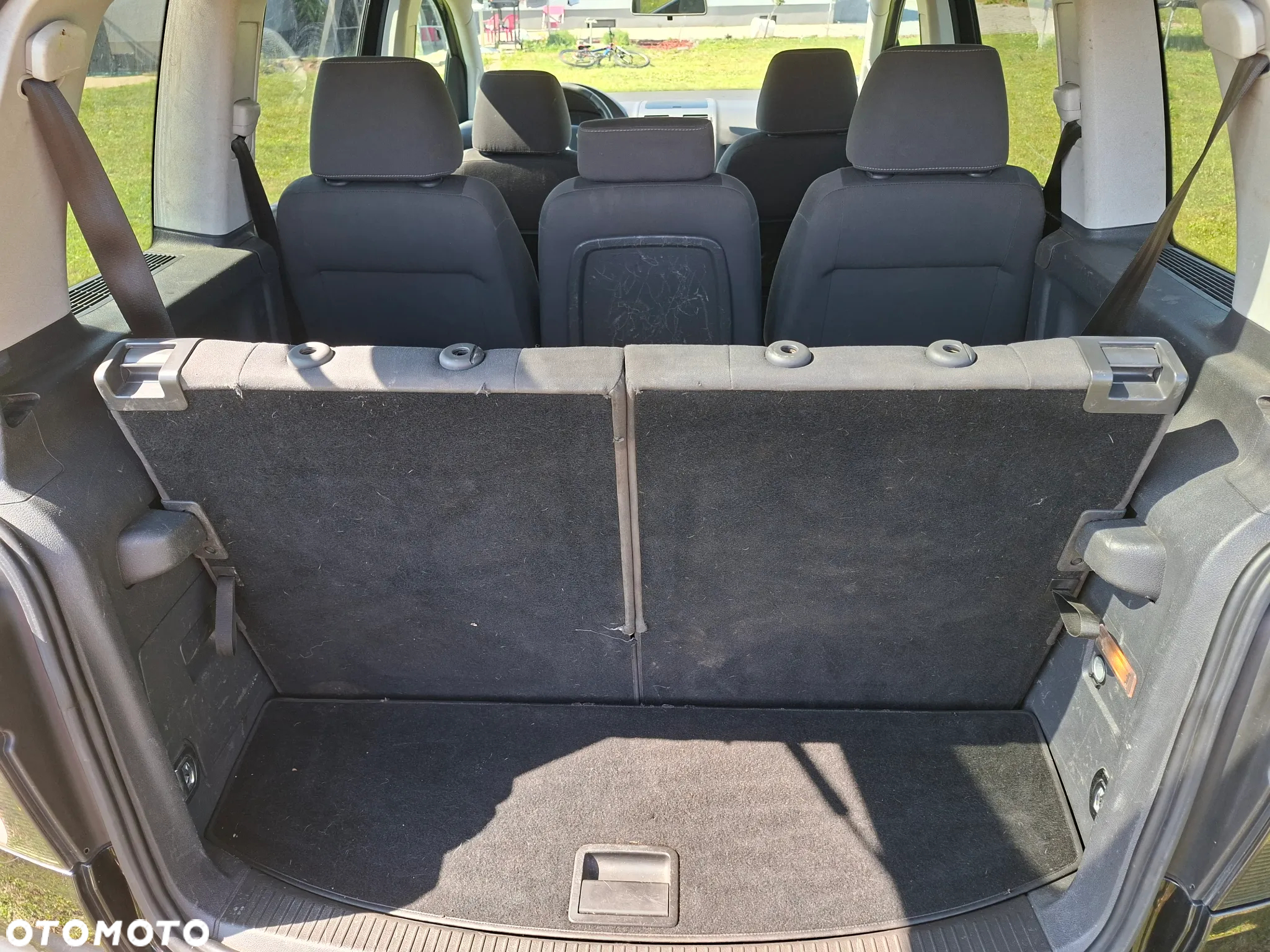 Volkswagen Touran 2.0 TDI Highline - 9