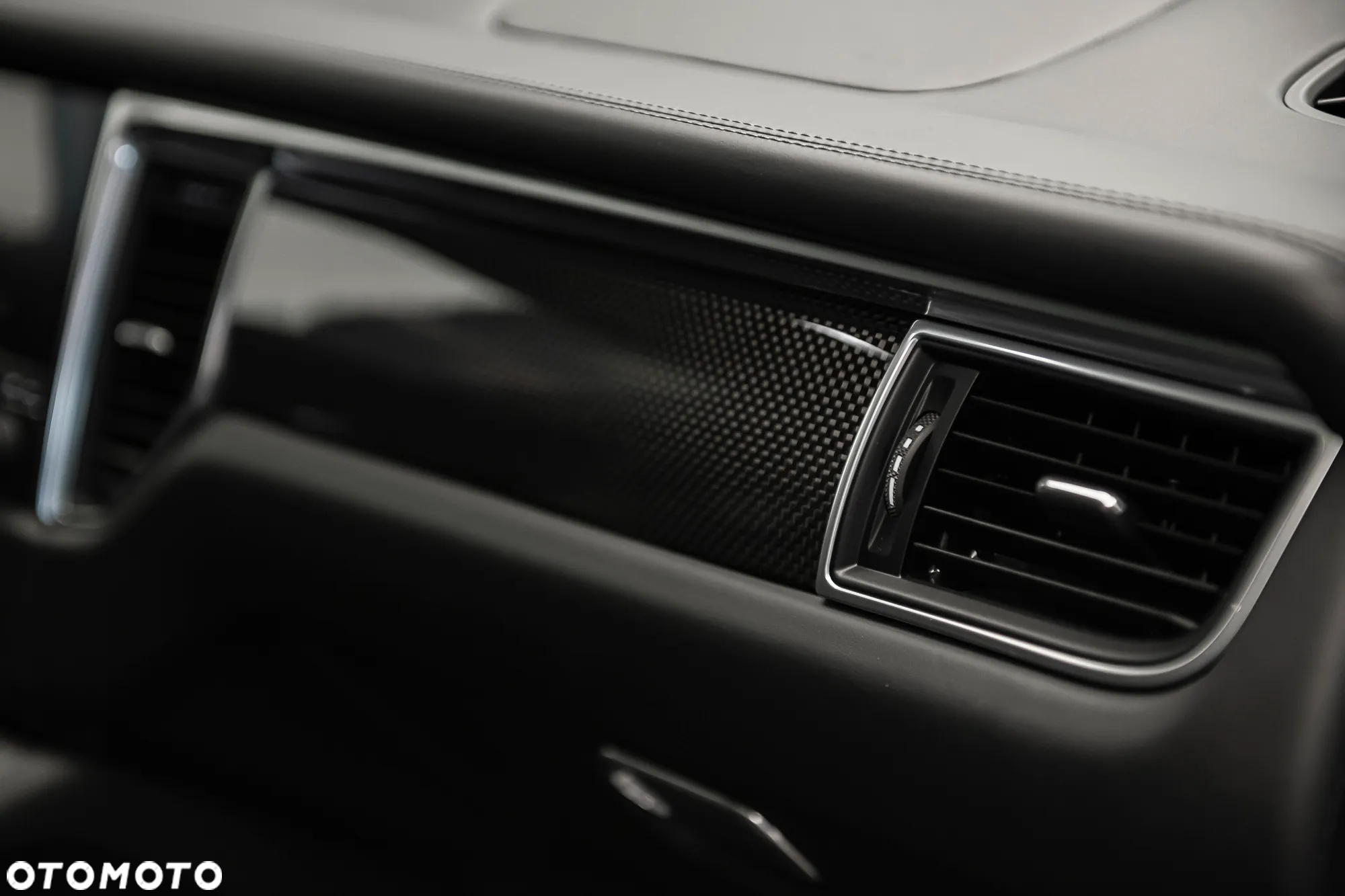 Porsche Macan Turbo - 17