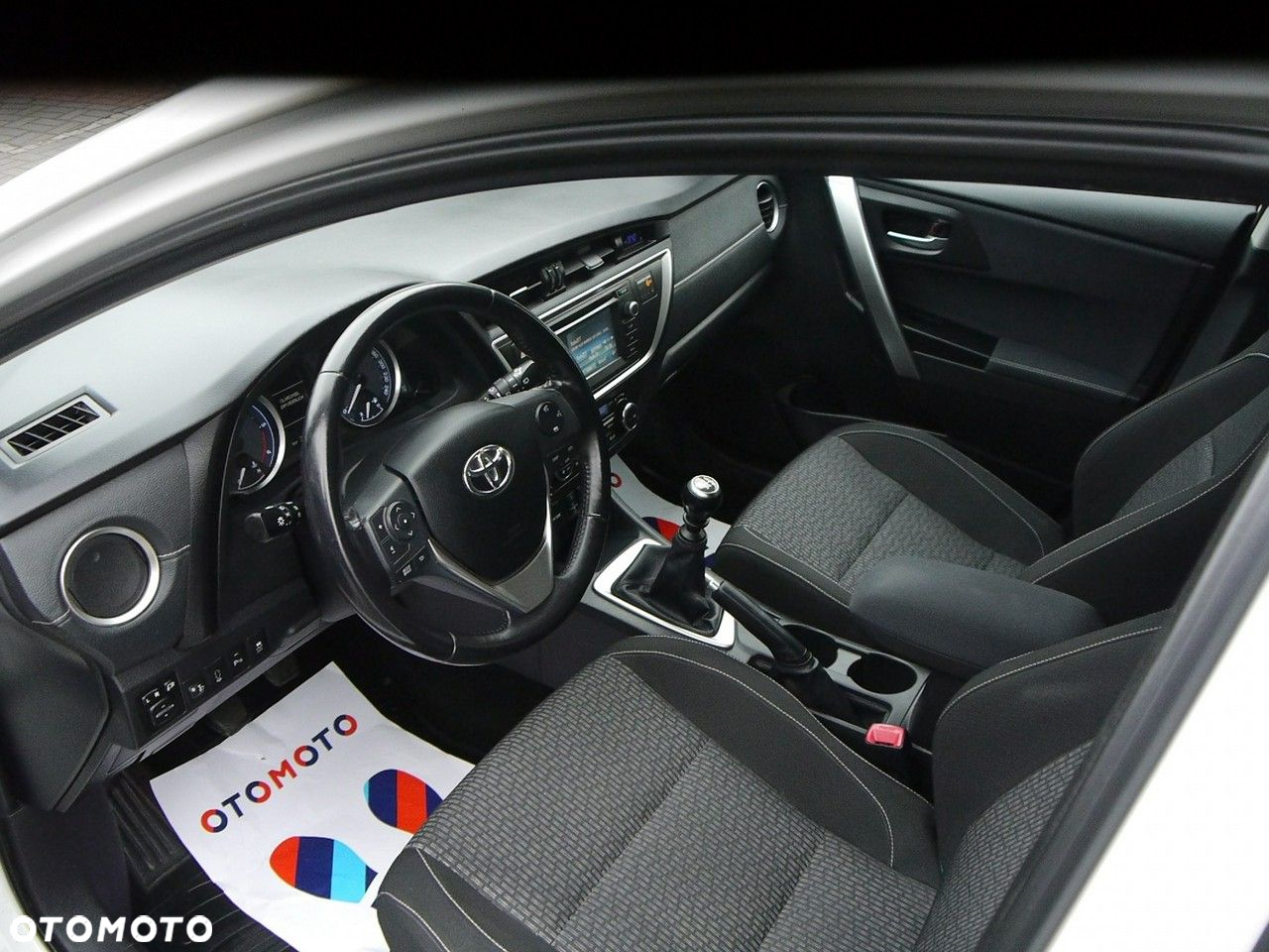 Toyota Auris 2.0 D-4D Touring Sports Comfort - 19
