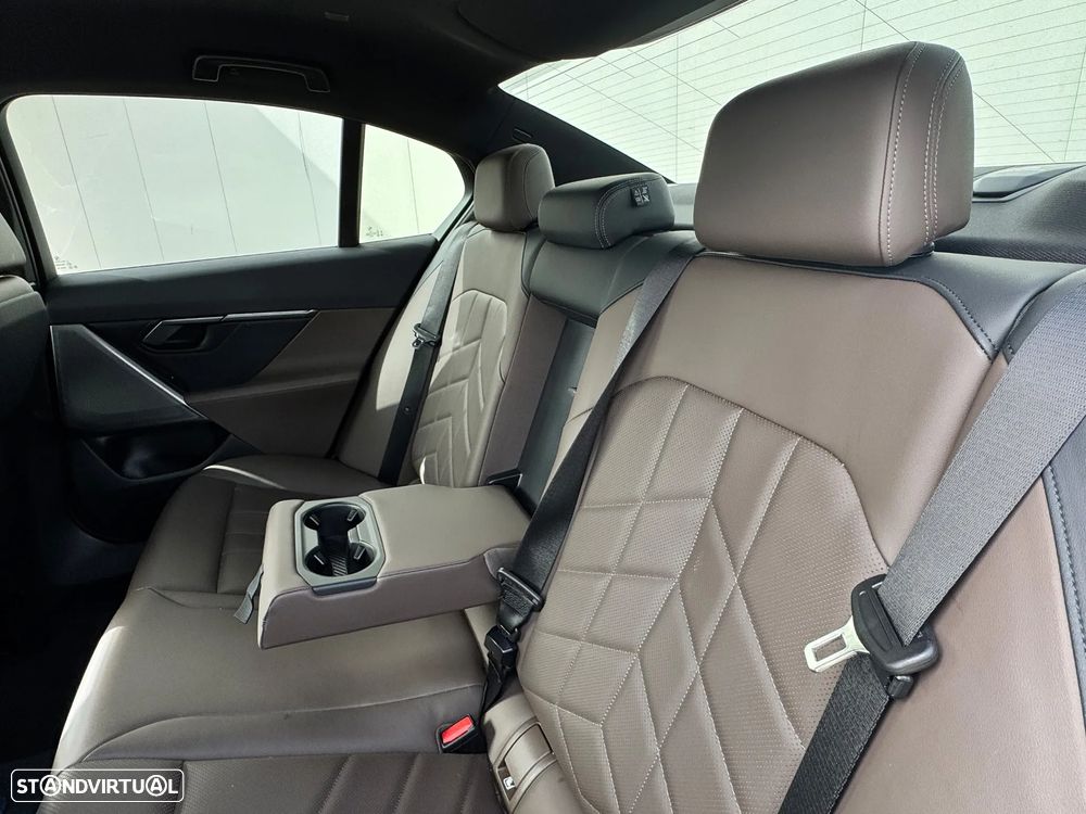 BMW i5 eDrive40 Pack Desportivo M - 9