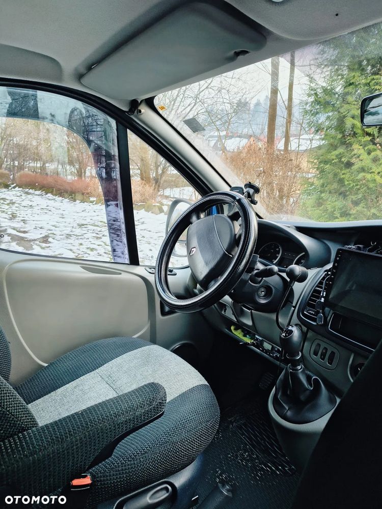 Renault Trafic - 13