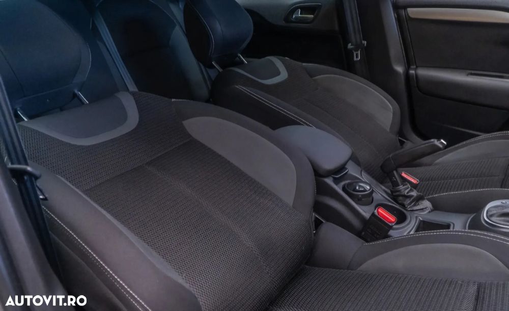 Citroën C4 1.2 PureTech S&S EAT8 Feel - 5