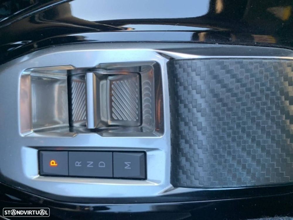 Peugeot 2008 1.2 Hybrid Allure e-DCS6 - 17