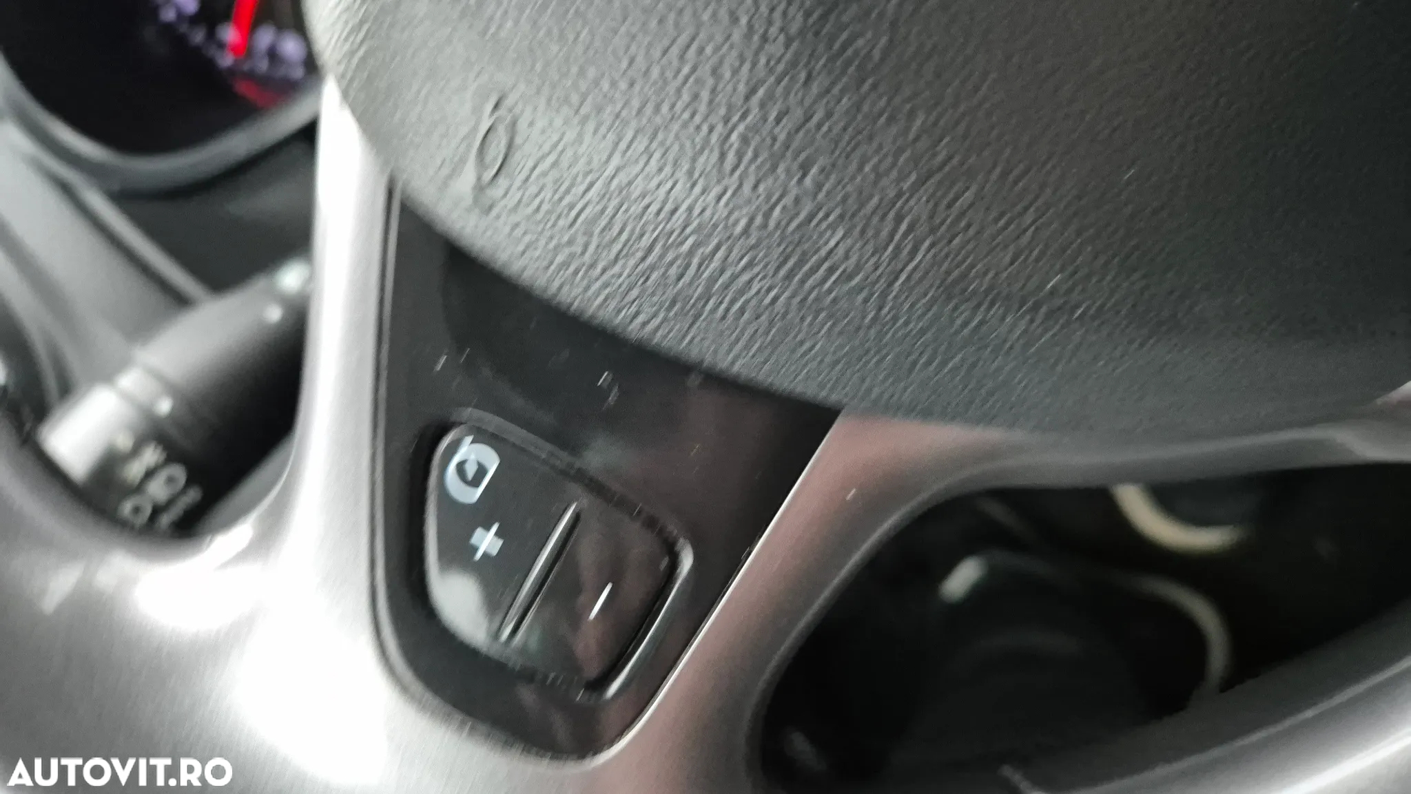 Renault Clio (Energy) dCi 90 Start & Stop LIMITED - 27