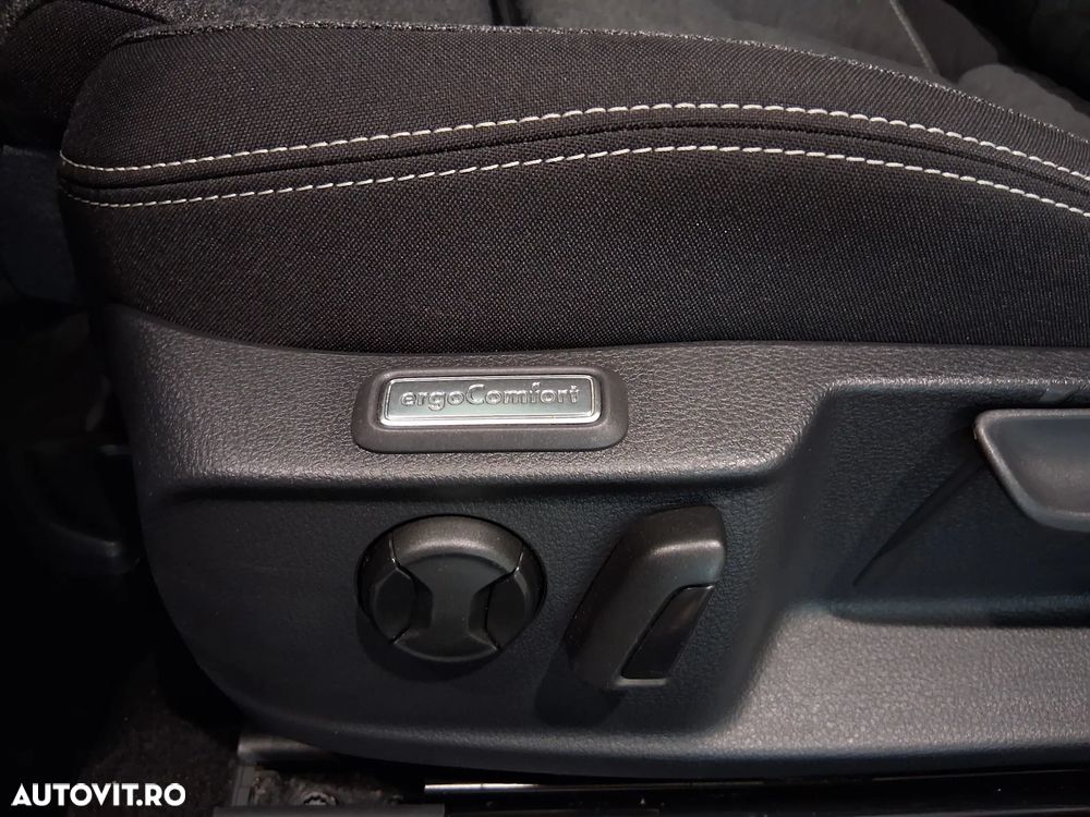 VOLKSWAGEN Passat 2022 — imagine 14