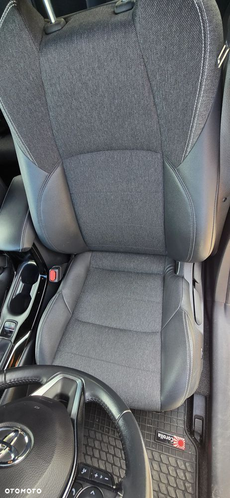 Toyota Corolla 2.0 Hybrid Comfort - 13