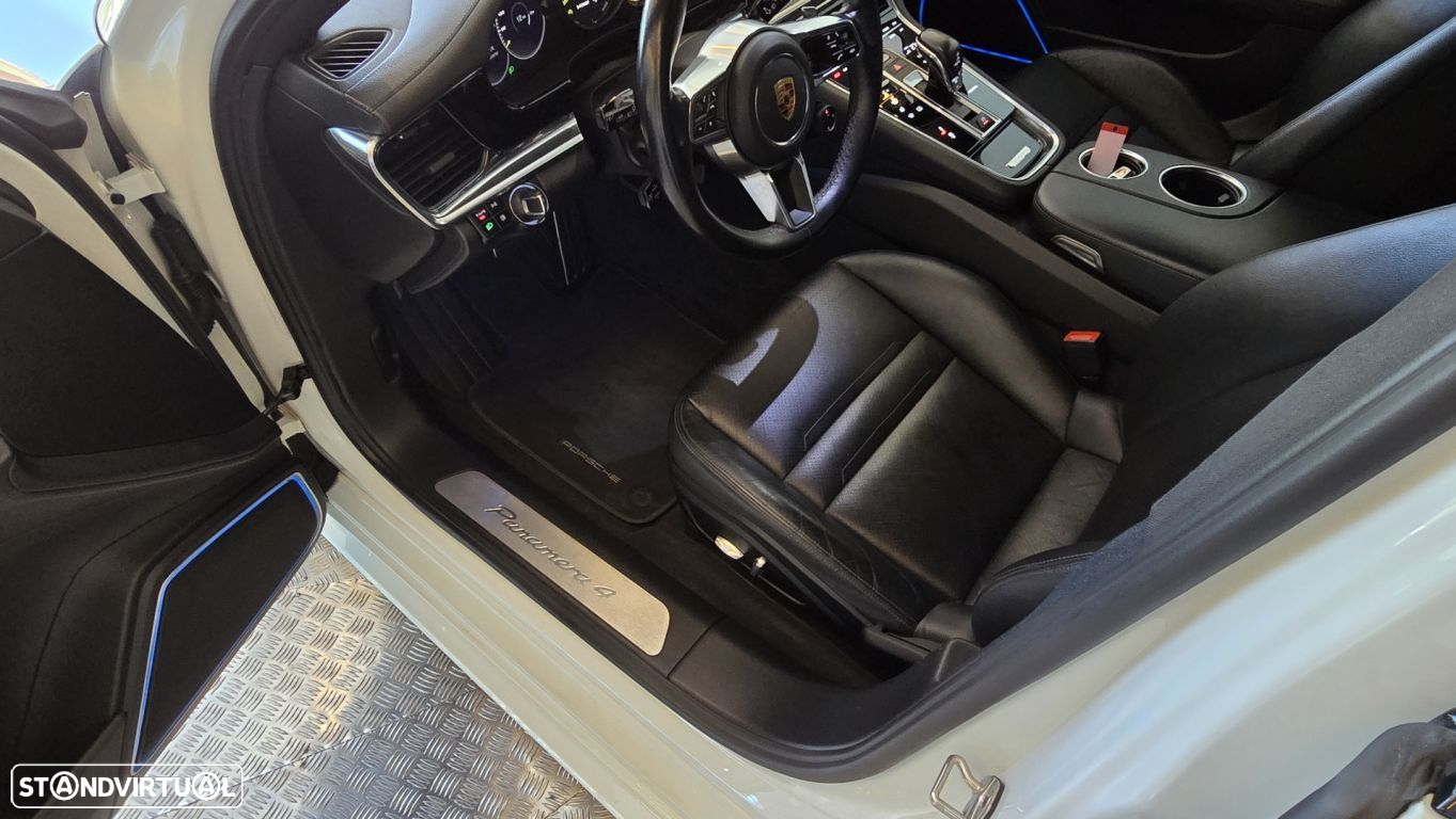 Porsche Panamera 4 E-Hybrid - 31