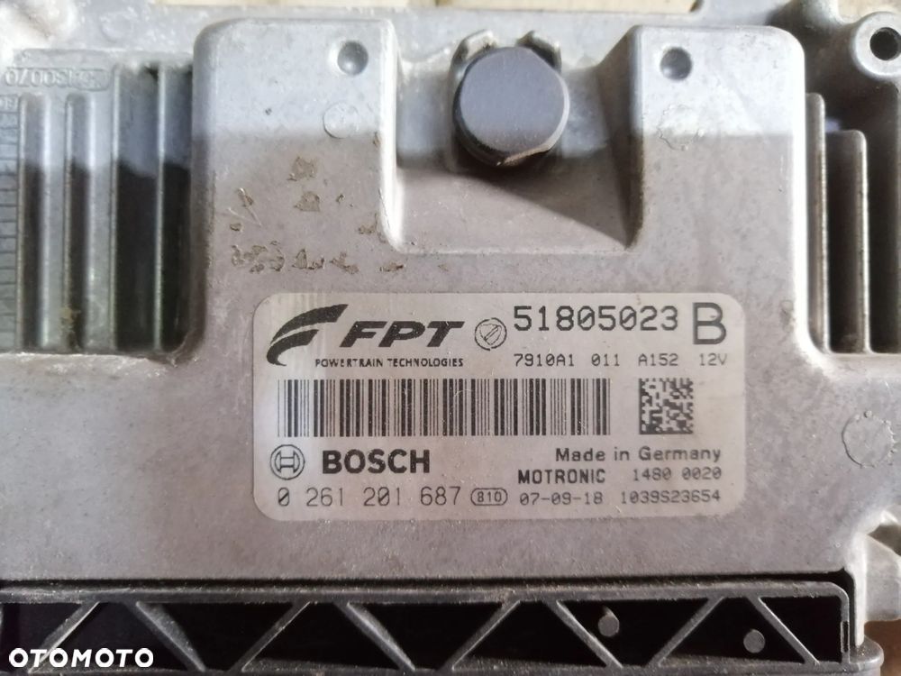 Fiat Bravo II 1.4 T.Jet zestaw startowy komputer Bosch 0261201687 stacyjka 2 klucze immo skrzynki bezpieczników i inne - 3