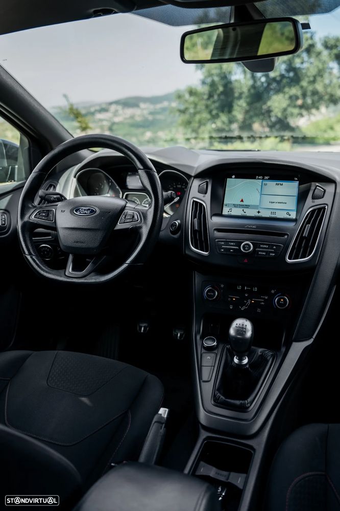 Ford Focus 1.5 TDCi ST-Line - 19