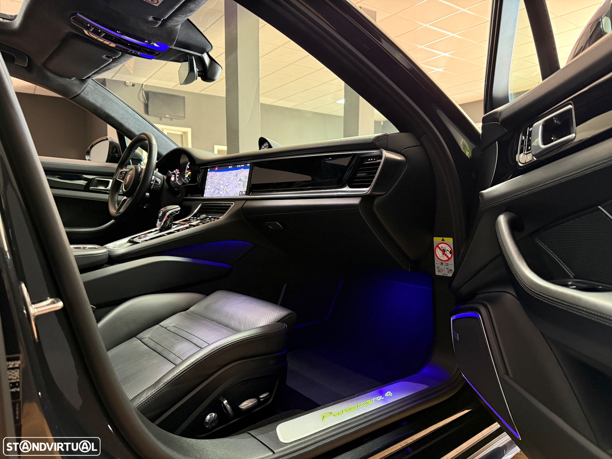 Porsche Panamera Sport Turismo 4 E-Hybrid 10 Years Edition - 17