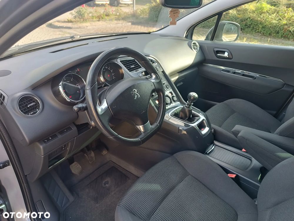 Peugeot 5008 2015