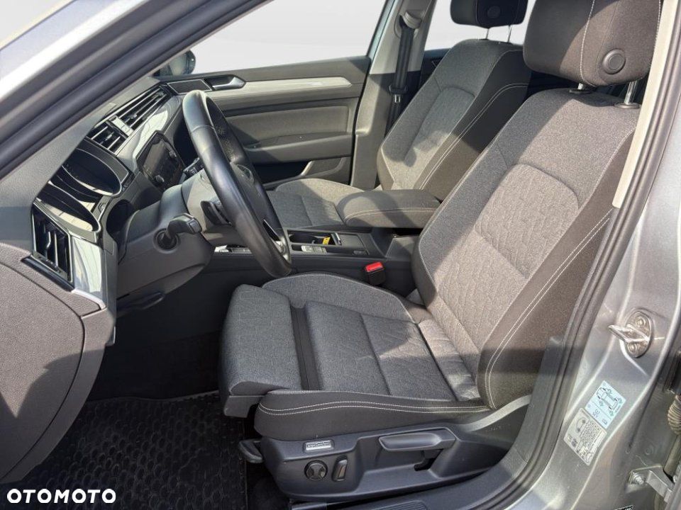 Volkswagen Passat - 11