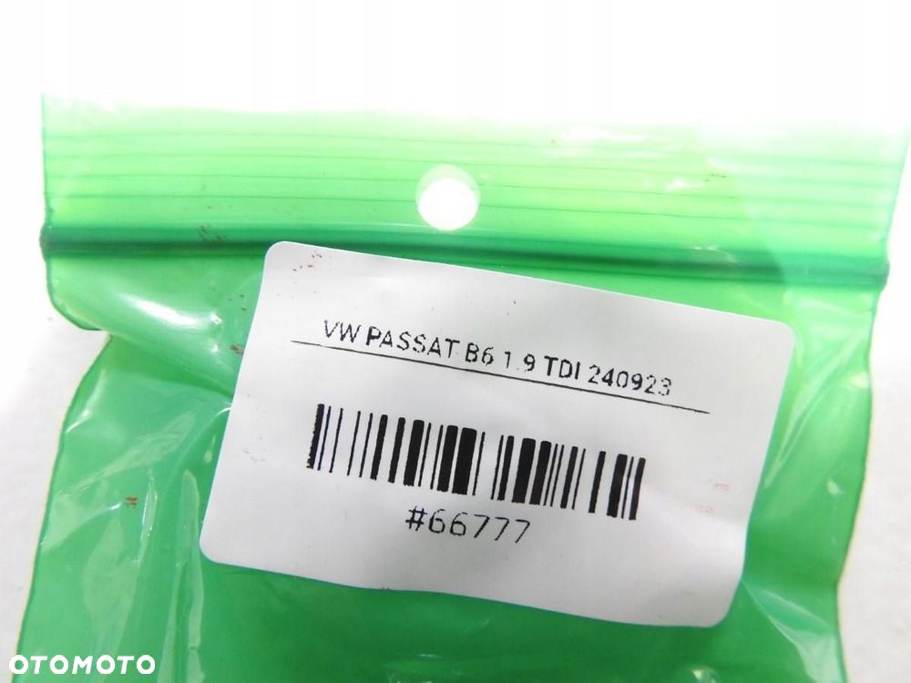 PRZYCISK KLAPKI WLEWU PALIWA BAGAŻNIKA VW PASSAT B6 3CO959903 - 4