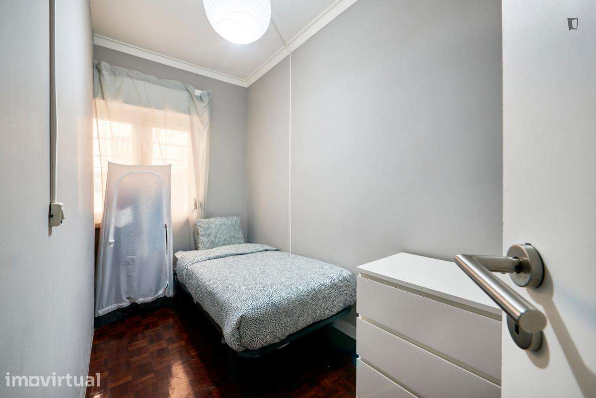 Quarto - localizado em Benfica Lisbon - Grande imagem: 2/42
