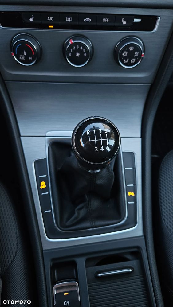 Volkswagen Golf 2.0 TDI BlueMotion Technology Edition - 8