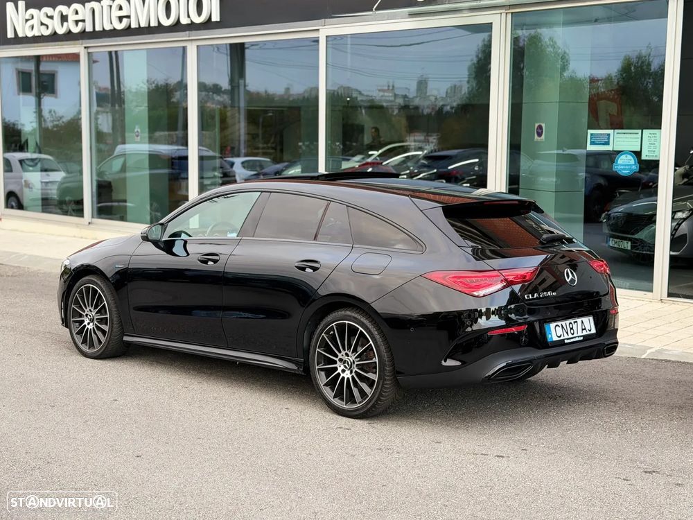 Mercedes-Benz CLA 250 e Shooting Brake AMG Line - 16