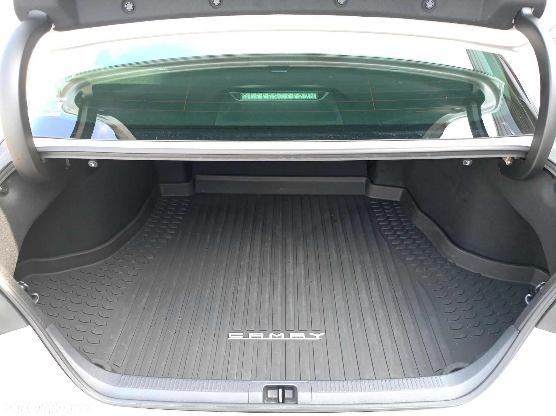 Toyota Camry - 11