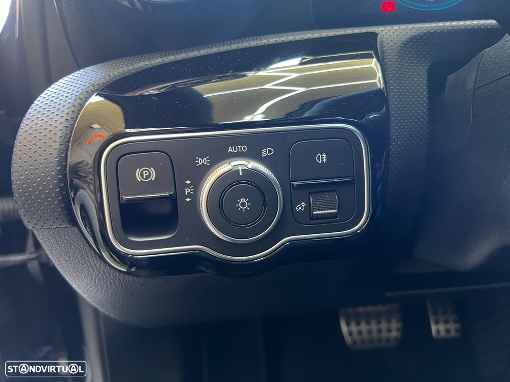 Mercedes-Benz A 250 Limousine e AMG Line - 58