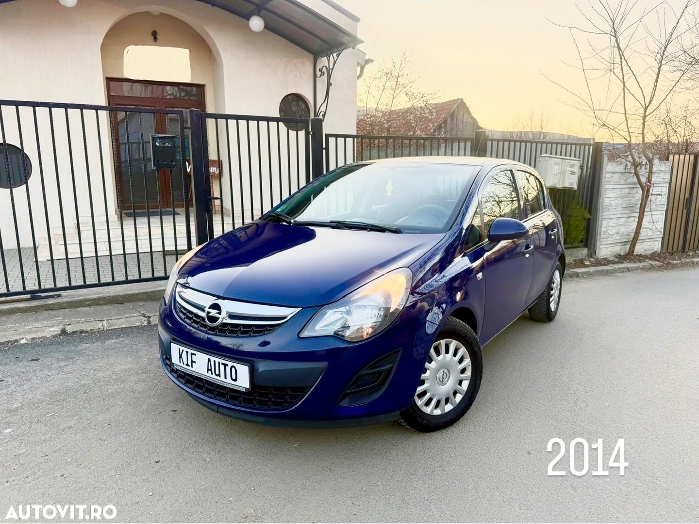 Opel Corsa 1.2 Enjoy - 1