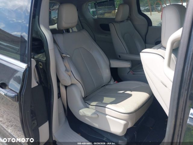 Chrysler Pacifica - 6