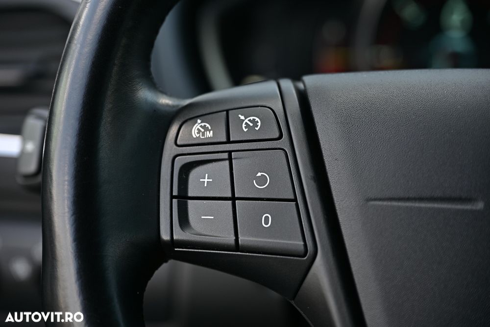 Volvo V40 - 29