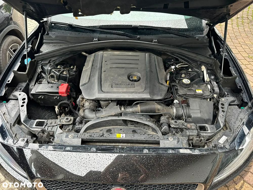 Jaguar F-Pace 2.0 i4D AWD R-Sport - 26