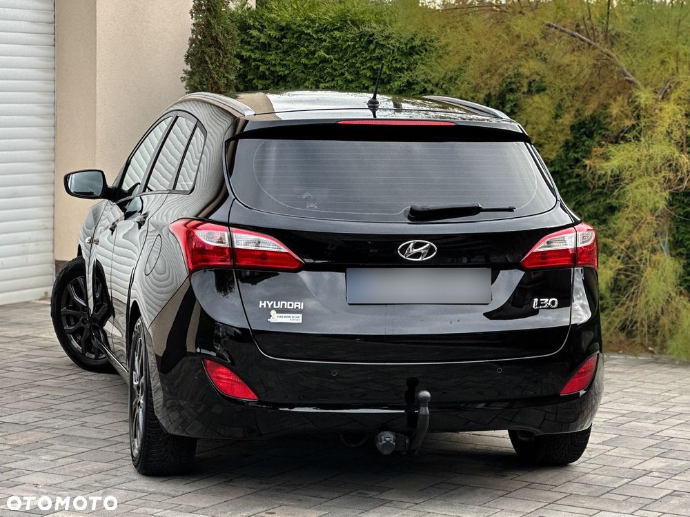 Hyundai i30 1.6 CRDI Fifa World Cup Edition - 13