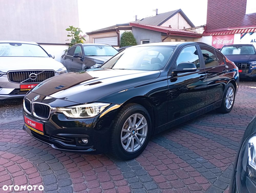 BMW Seria 3 318i - 1